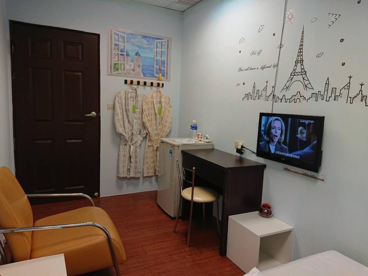 Papa Bear'S Guesthouse Taichung Buitenkant foto