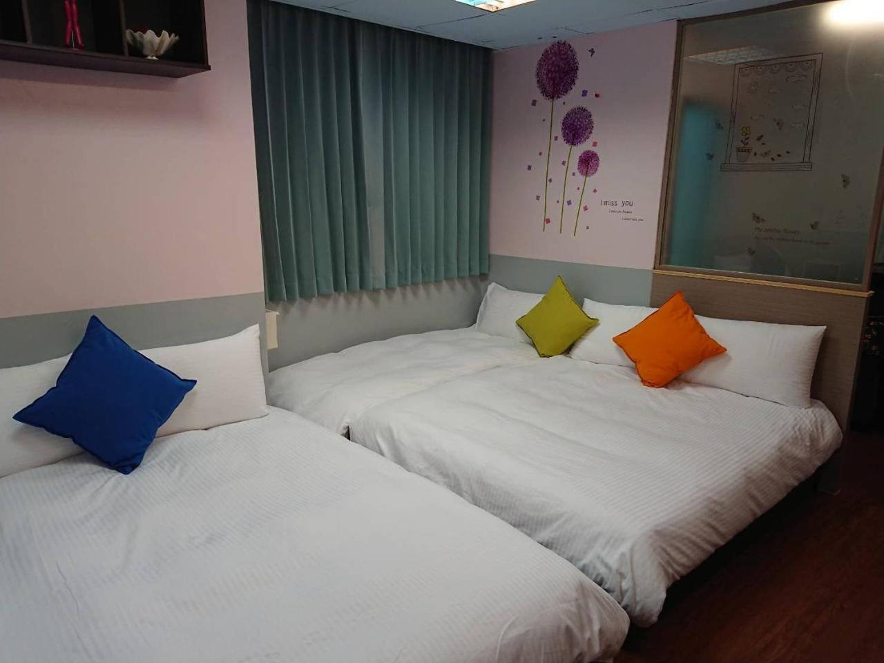 Papa Bear'S Guesthouse Taichung Buitenkant foto