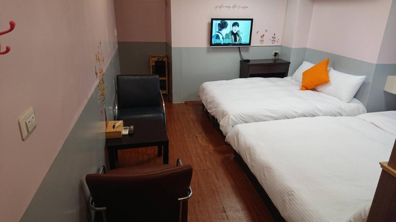 Papa Bear'S Guesthouse Taichung Buitenkant foto