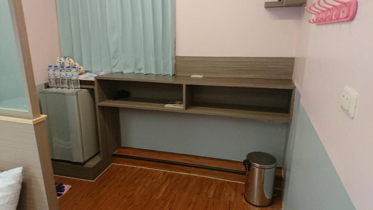Papa Bear'S Guesthouse Taichung Buitenkant foto
