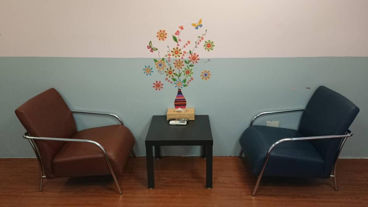 Papa Bear'S Guesthouse Taichung Buitenkant foto