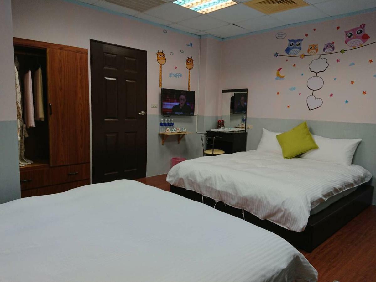 Papa Bear'S Guesthouse Taichung Buitenkant foto