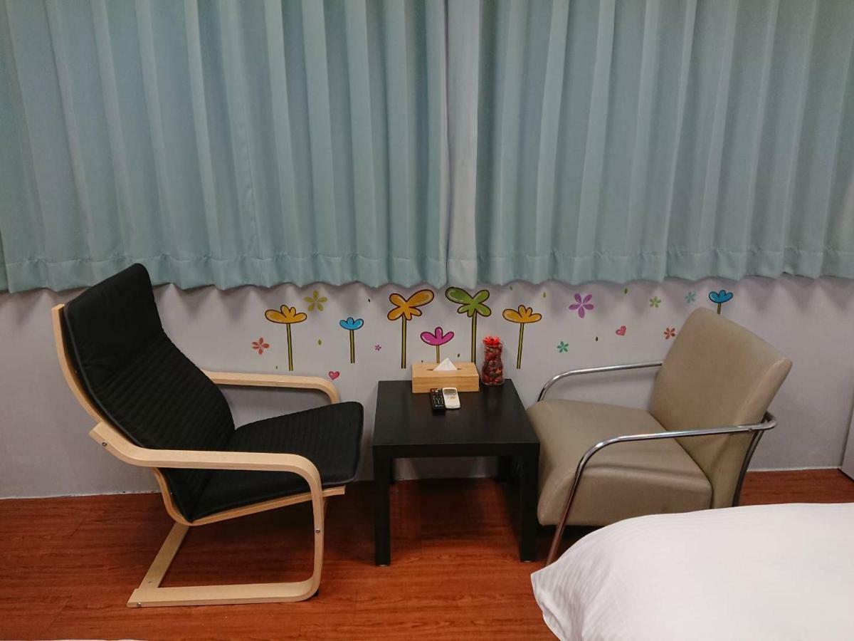 Papa Bear'S Guesthouse Taichung Buitenkant foto