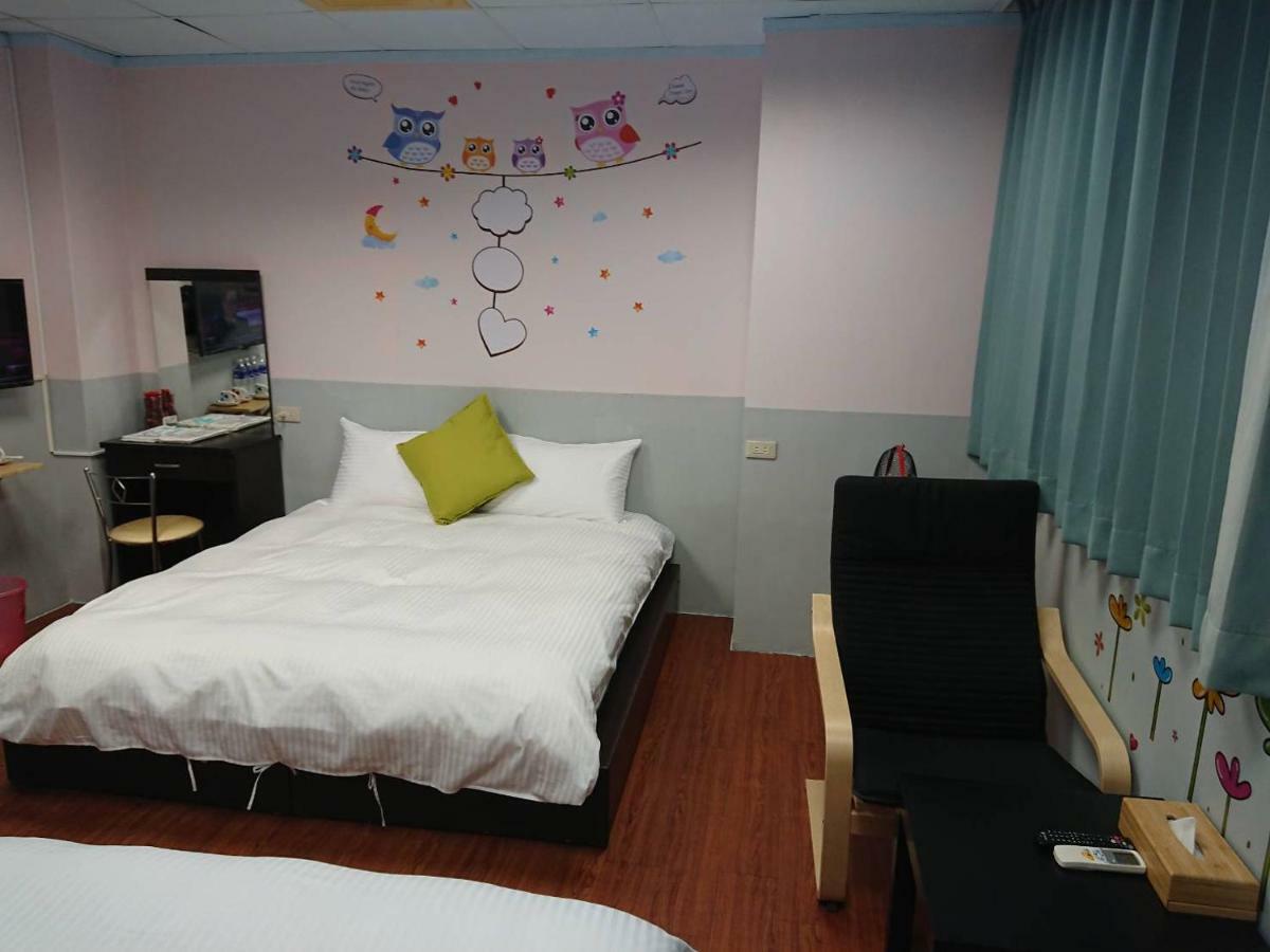 Papa Bear'S Guesthouse Taichung Buitenkant foto