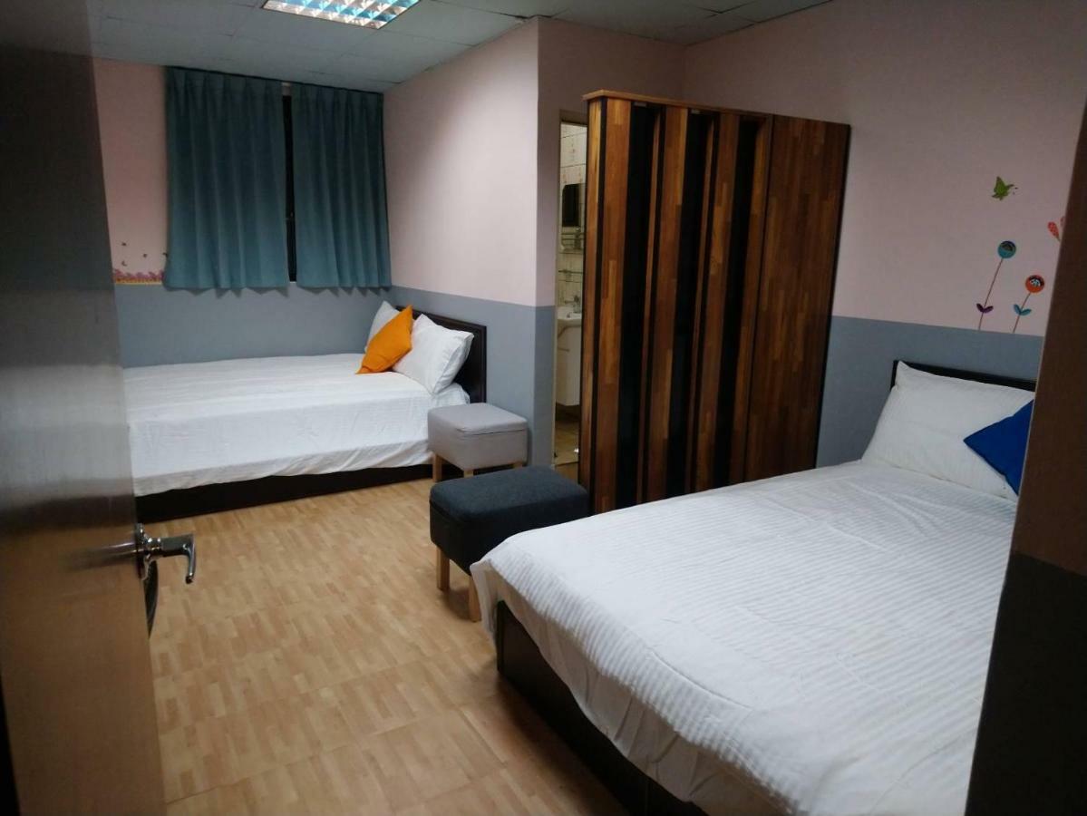 Papa Bear'S Guesthouse Taichung Buitenkant foto